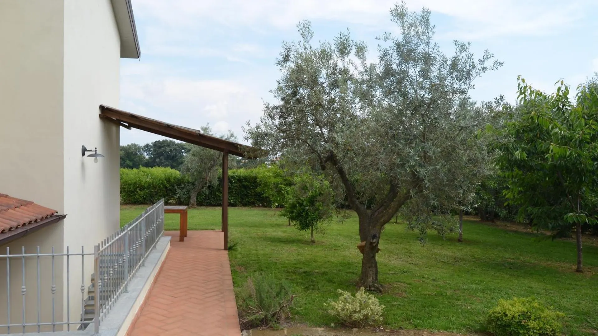 La Valle Dei Peschi Guest House Vada 0*,  Italy